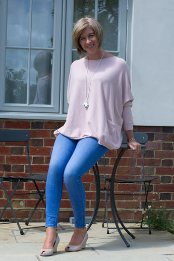 OVERSIZED ROUND NECK JUMPER WITH 2 FRONT POCKETS