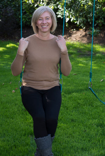 PETITE JUMPER WITH TWO SUBTLE FRONT POCKETS AND ROUND NECK