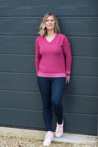 STRIPED CUFF AND HEM V NECK JUMPER