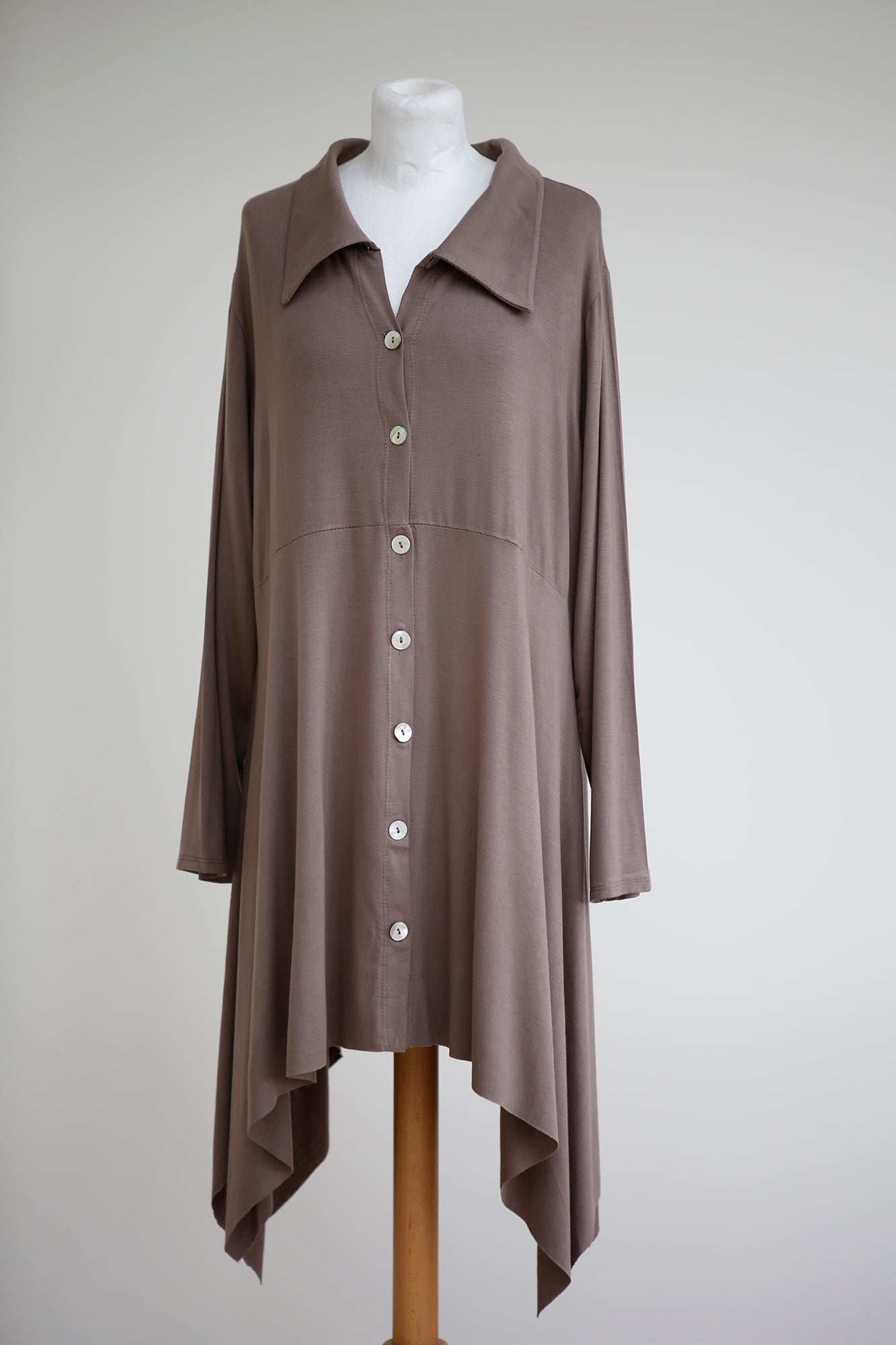 LONG LINE ASYMMETRIC SHIRT/JACKET WITH SHELL BUTTONS
